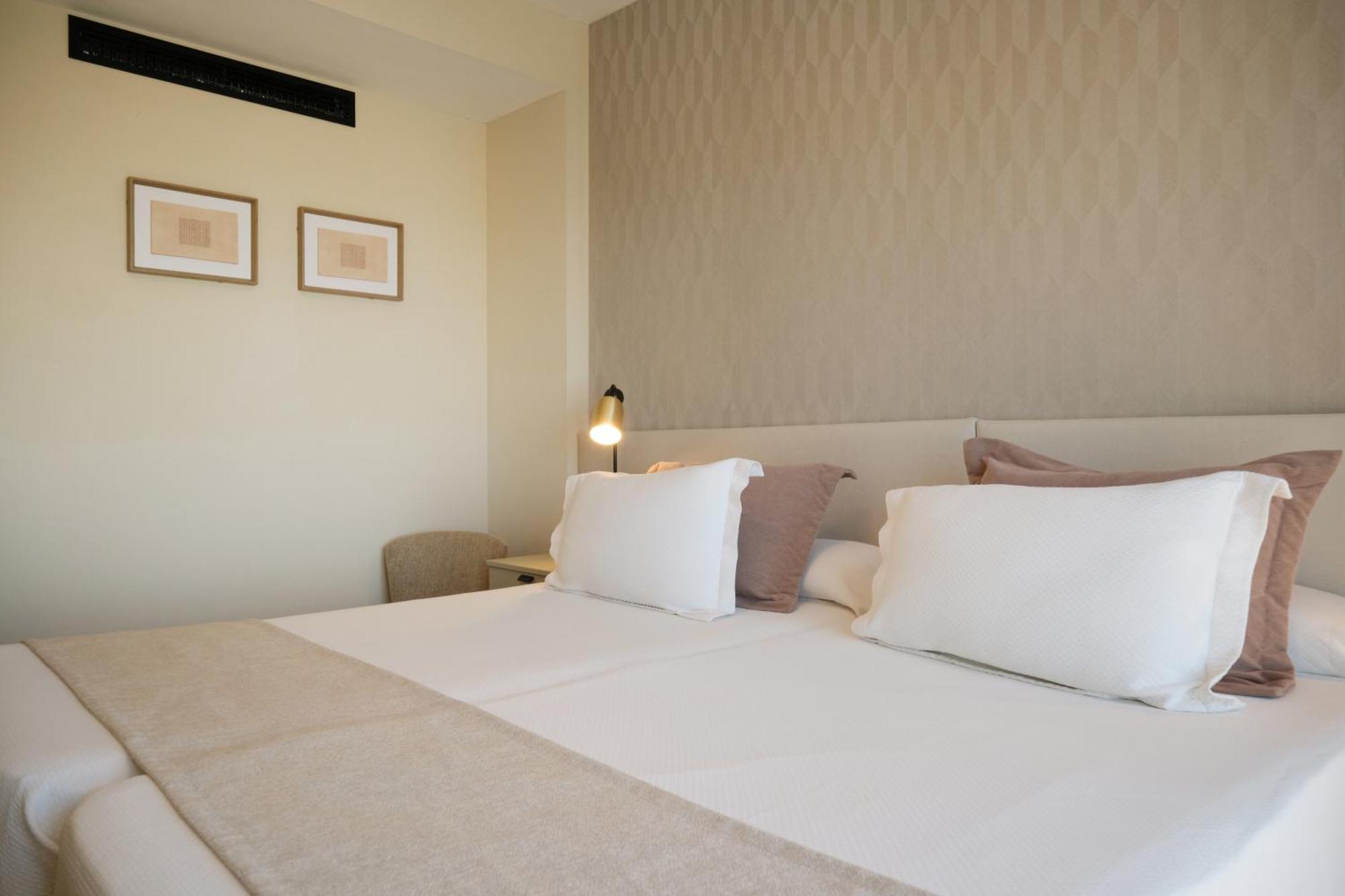 Double or Twin Room with Balcony  (2 Adults + 1 Child),1703544846:JPEG